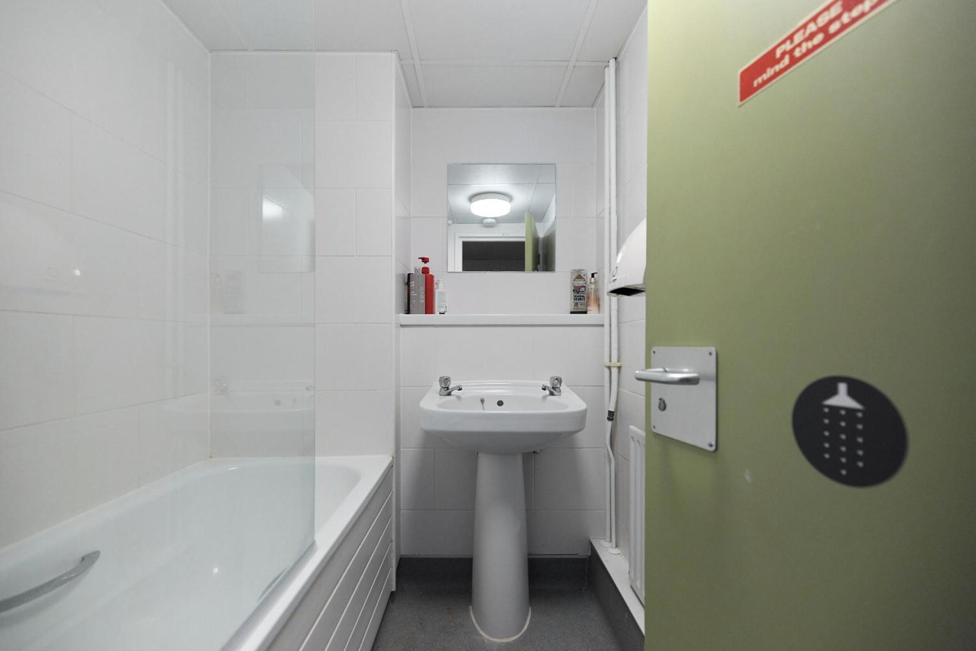 Louise House Hostel Londyn Zewnętrze zdjęcie
